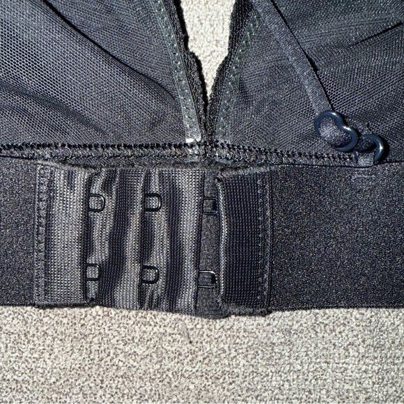 PINK Victoria secret Black Lace Bralette with Logo Detail size Medium - Picture 4 of 7